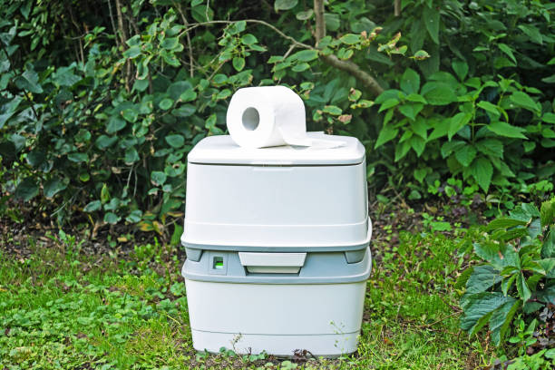 Best Best portable toilet rental  in Flint, MI