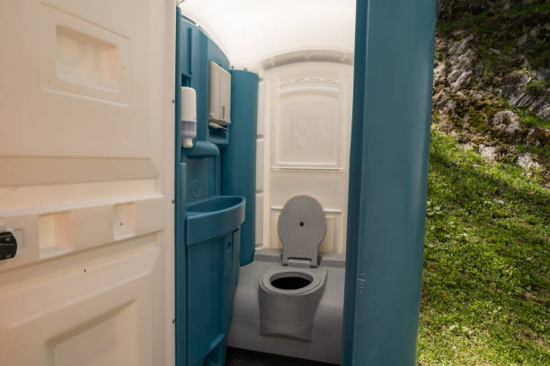 Portable Toilet Options We Offer in Flint, MI