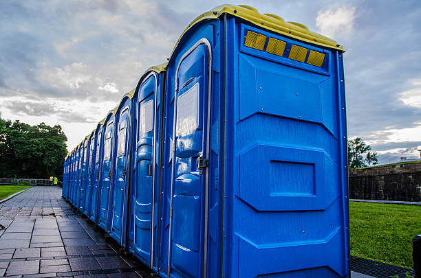 Best Portable bathroom rental  in Flint, MI
